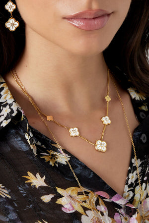 Κολιέ σε χρυσό-άσπρο χρώμα με πέντε τριφύλλια με πέτρες