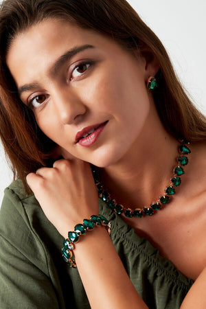 Κολιέ με μεγάλες χάντρες σε σκούρο πράσινο χρώμα