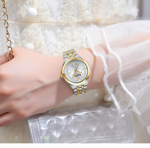 Curren C9091 Silver White Γυναικείο Ρολόι με Ασημί Καντράν