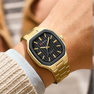 Curren 8458 Gold Ρολόι με Μαύρο Καντράν και Χρυσό Μπρασελέ