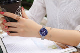 Curren 9029 Γυναικείο Ρολόι με ασημένιο μπρασελέ και μπλε καντράν