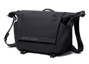Чанта за рамо ARCTIC HUNTER K00152 с поставка за таблет, 13L, черна