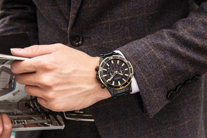 Curren 8309 Ανδρικό Ρολόι με Μπρασελέ και Μαύρο Καντράν